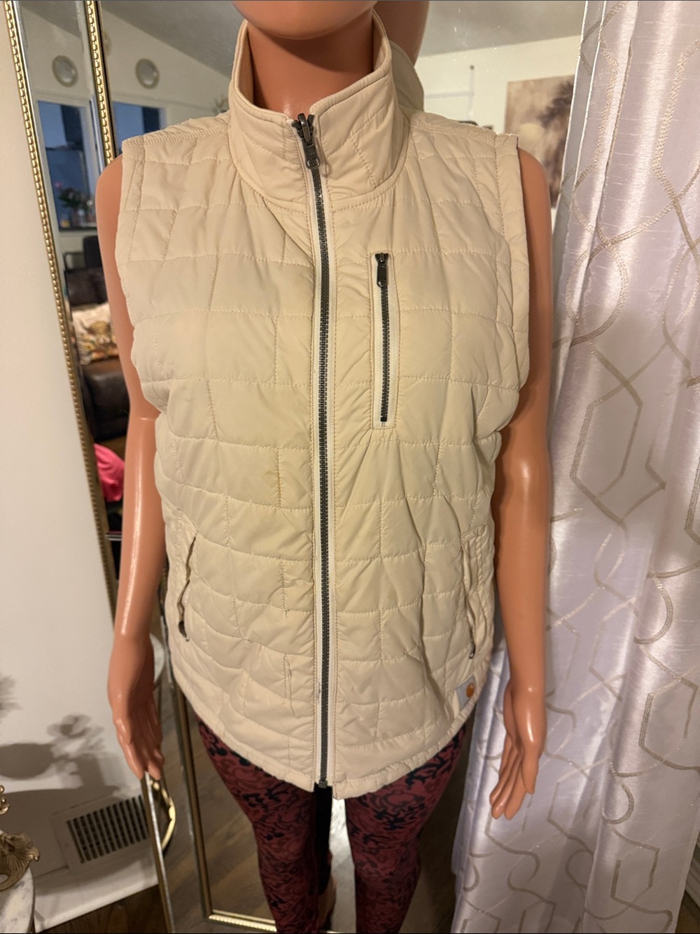 Sleeveless Quilted Vest in Cream with Zip Pockets